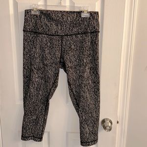Lululemon
Wunder Under Black and White Speckles Legging size 12